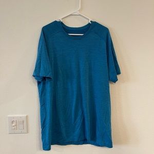 Lululemon men's metal Vent size XL like new.
